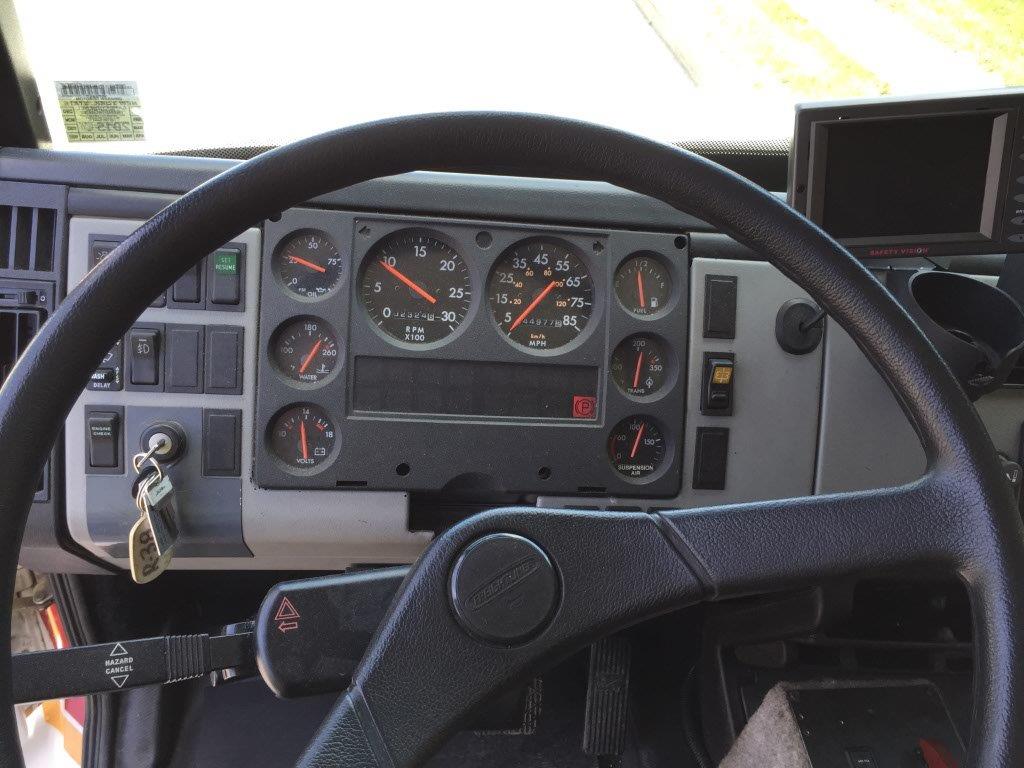 2000 Freightliner Horton HD – Camion de Equipo de Buceo – VENDIDO