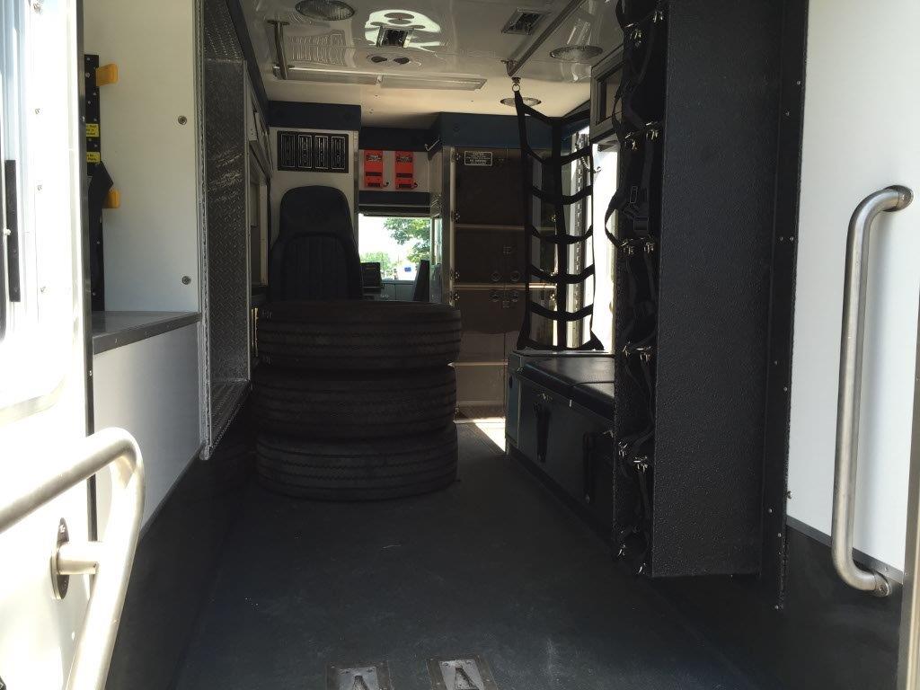 2000 Freightliner Horton HD – Camion de Equipo de Buceo – VENDIDO